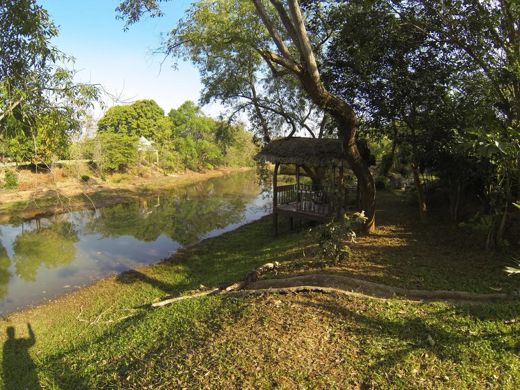 Riverside Hotell Ban Cho Lae Eksteriør bilde